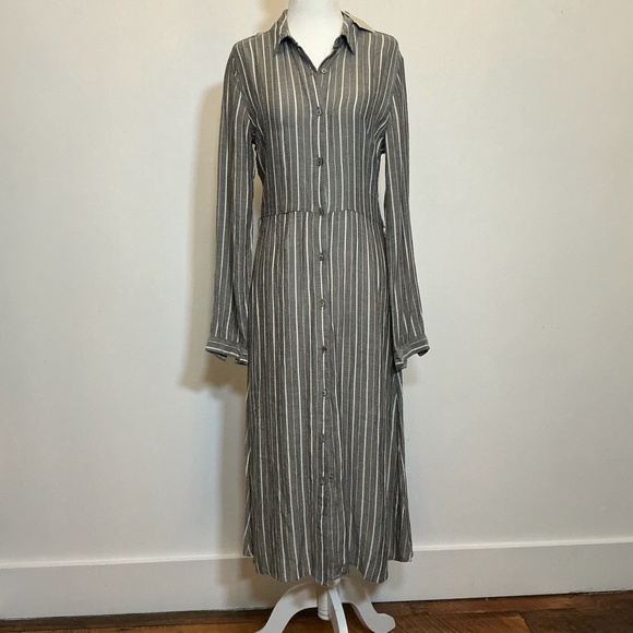 Lucky Brand Gray White Striped Button Top Size Small - Picture 2 of 11